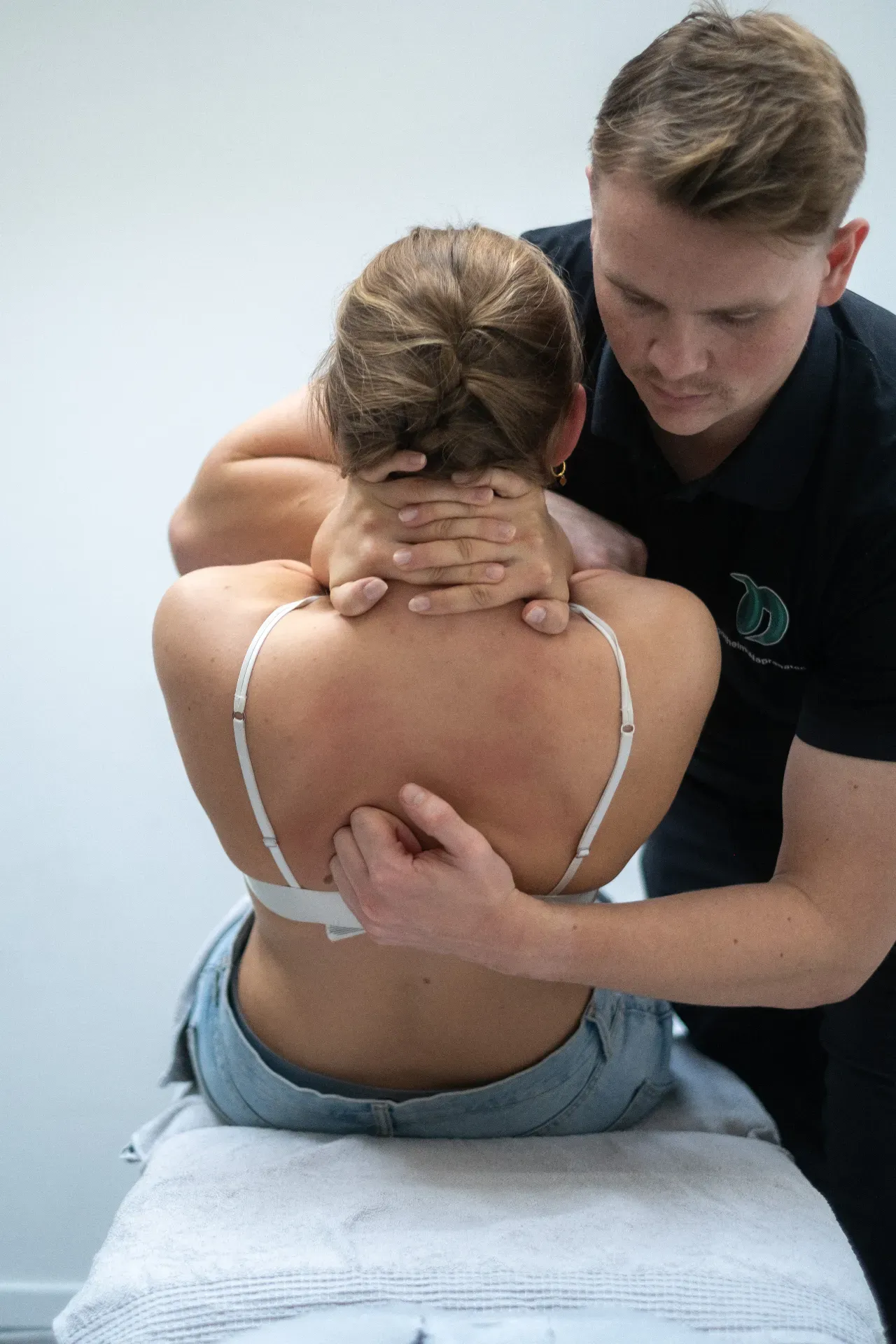 Naprapatbehandling av nakke og skulder hos CorOptima Trondheim